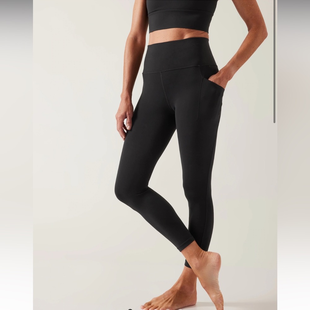 Athleta Stash Pocket Salutation Tight in XS